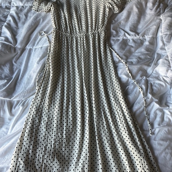 &other stories Flutter-Sleeve Midi Dress White Polka Dot - Picture 3 of 5